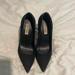 Steve Madden Black Suede Pump